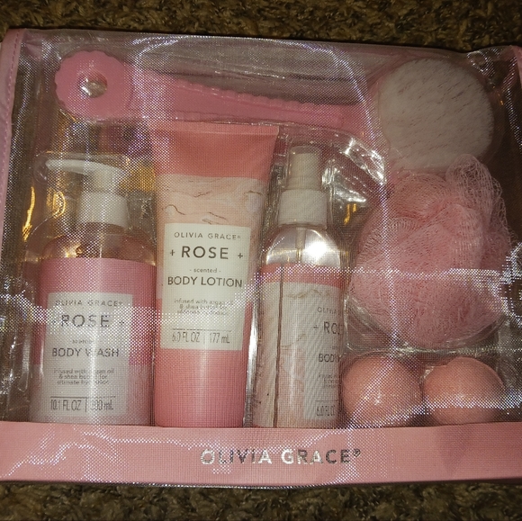 NWT! OLIVIA GRACE ROSE Beauty Set - Picture 3 of 8
